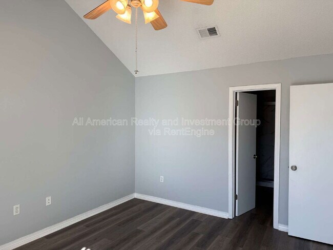 Building Photo - 1922 Heartland Dr