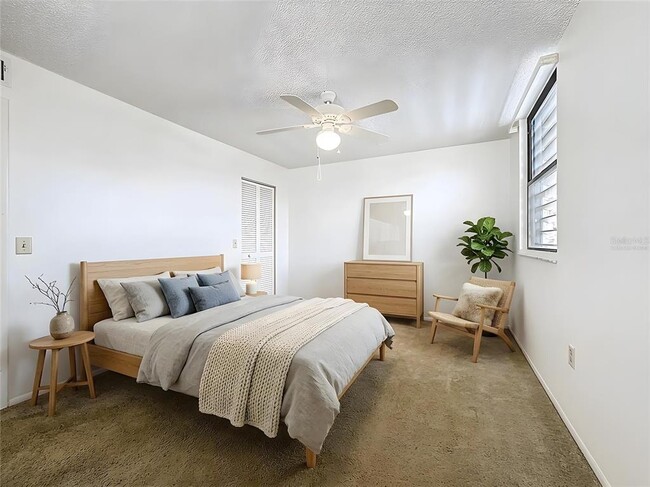 Building Photo - 434 Palm Tree Dr