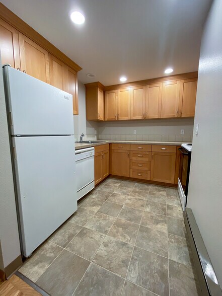 Building Photo - 2026 SW Carolina St