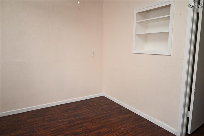 Building Photo - Affordable 3 Bedroom City View Home