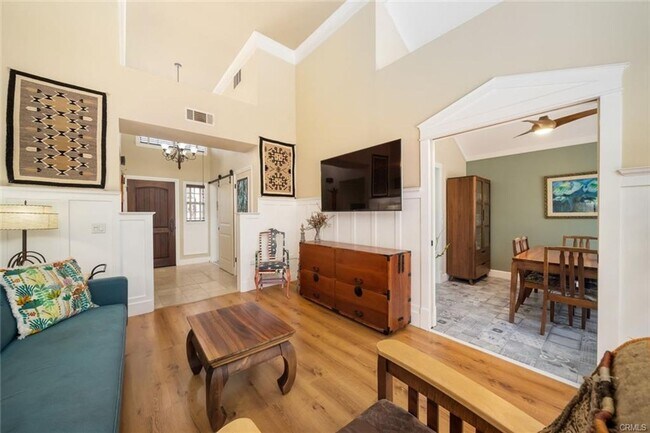 Building Photo - Pet Friendly 3bd/2ba House w/ Two Car Garage and CLOSE to Laguna Middle School