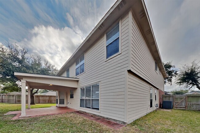 Building Photo - 14706 Trailbrook Dr