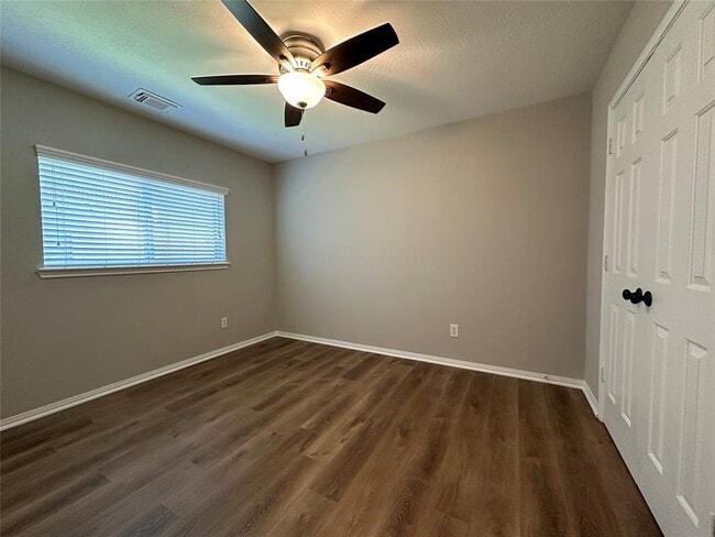 Building Photo - 3031 Valley Ct