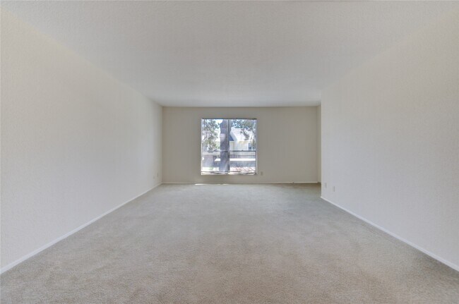 Building Photo - 14515 Wunderlich Dr