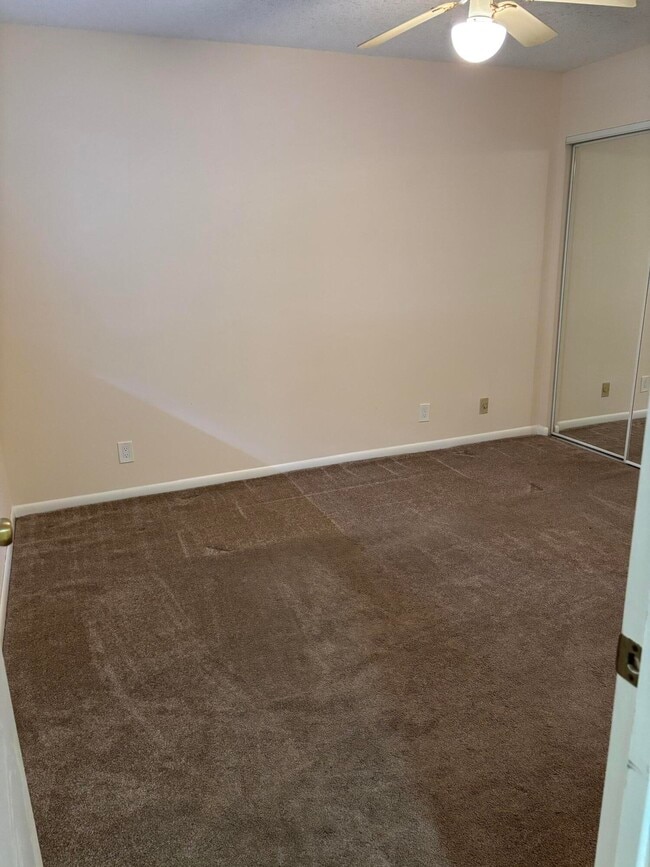 Building Photo - 7260 Kinghurst Dr