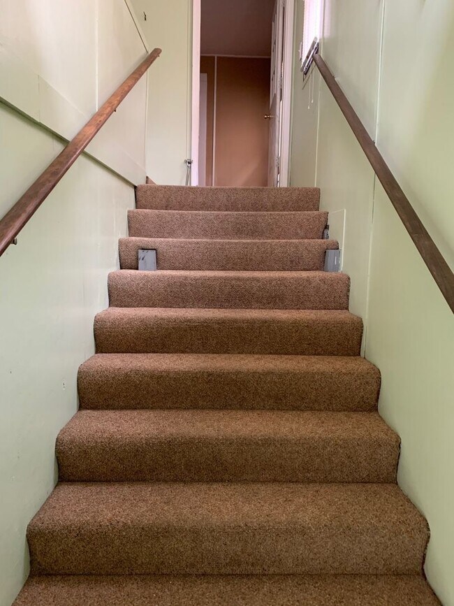 Building Photo - JPL334