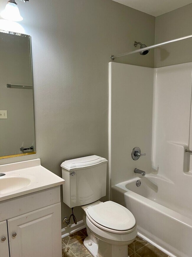 Building Photo - JUST REDUCED...UNDER $1400!!-3 Bed/2 Bath Duplex With Attached Garage in Lovely College Park!