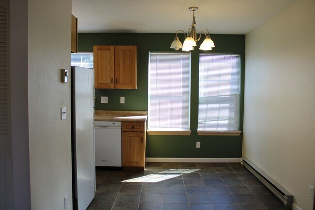 Building Photo - Bright and Updated Fort Collins Condo with Garage