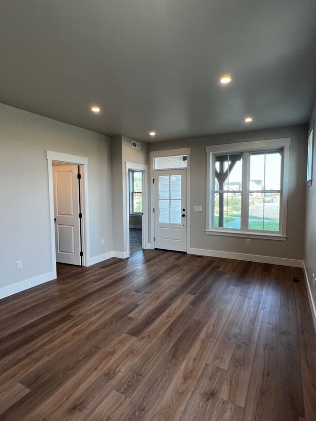 Building Photo - 76 Dryfly Ln