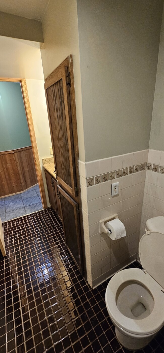 Building Photo - 2020 Crosstown Blvd NE