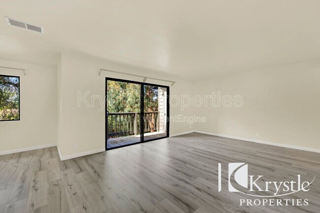 Building Photo - 900 Cambridge Dr