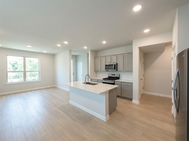 Building Photo - 8311 Springsteen Dr