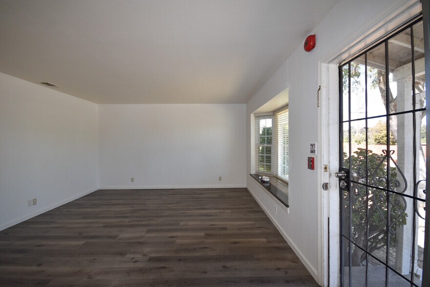 Building Photo - 1098 Sereno Dr