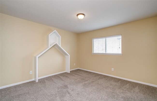 Building Photo - 17607 Memorial Falls Dr