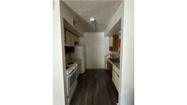 Building Photo - 1700 Grand Prix Dr