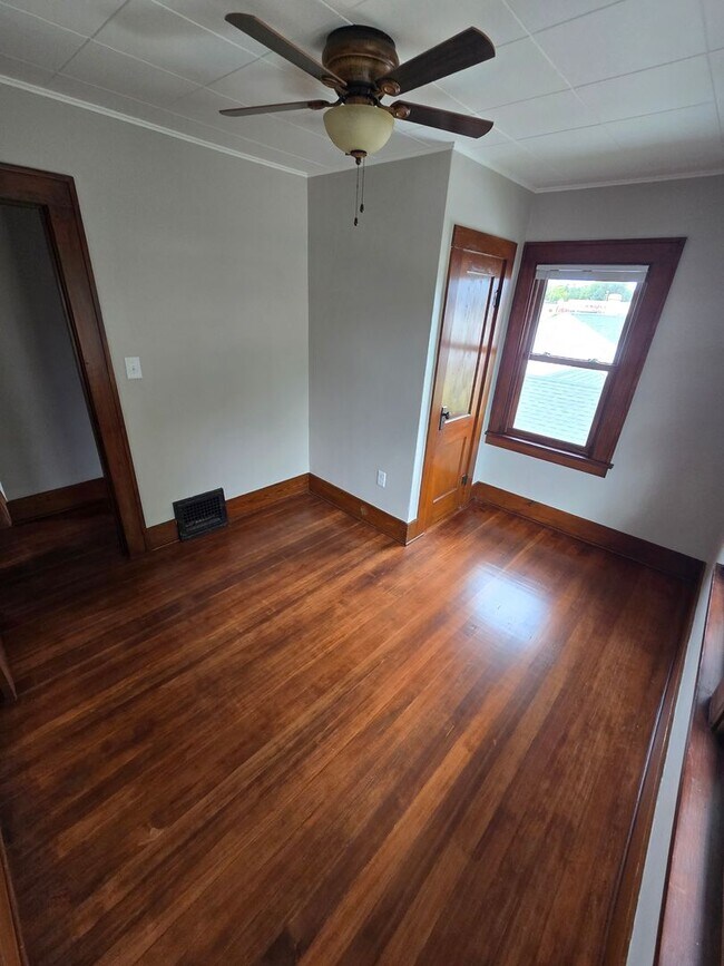 Building Photo - Fully Remodeled 4BR/2.5BA Home for Rent – Norfolk Living at Its Finest!