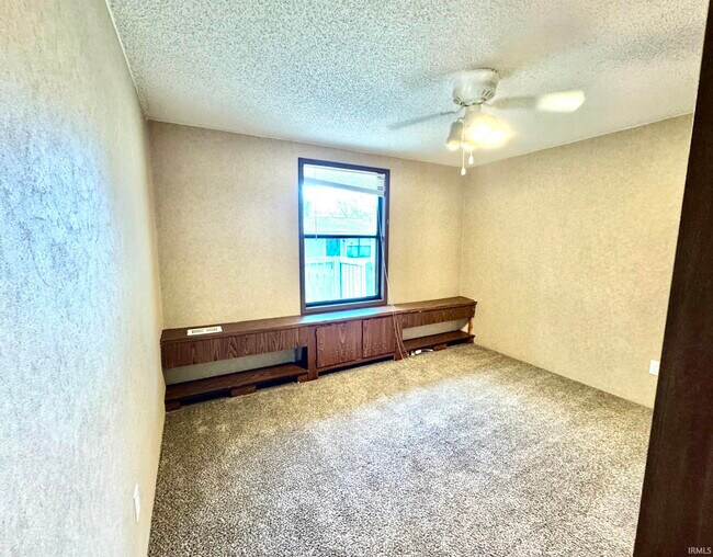 Building Photo - 2302 S Brandon Ct