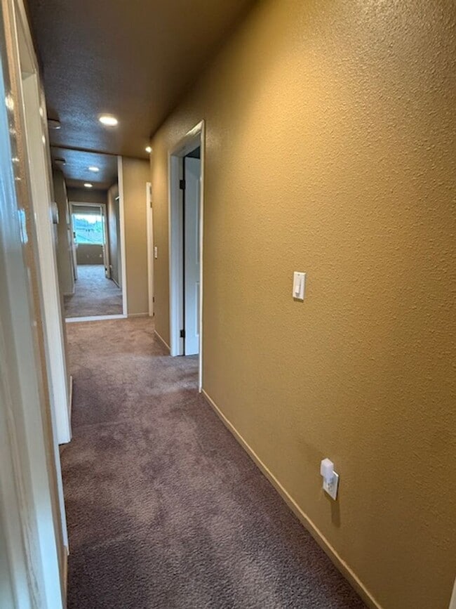 Building Photo - OPEN HOUSE this Wednesday 5pm-6:30pm - Private Redwood Setting | 4BR Home with Family Room, Bar &...
