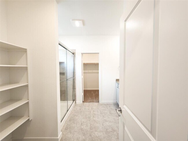 Building Photo - 7230 Greenbriar Bnd Ct