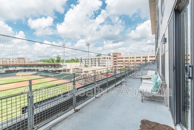 Building Photo - 111 Railroad Ave