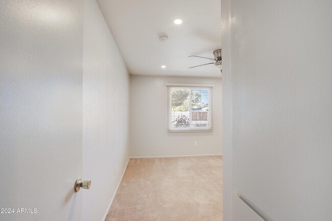 Building Photo - 14225 N 39th Way
