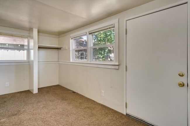 Building Photo - Chico Charmer! Close to CSUC and downtown Chico! Available August 1!