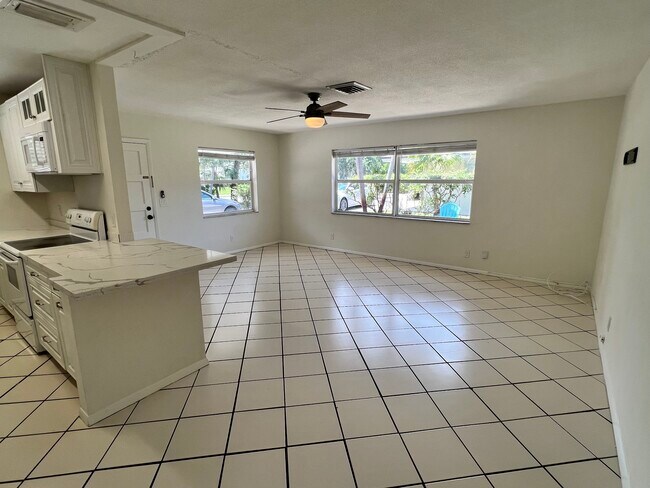 Building Photo - 3001 Albatross Rd