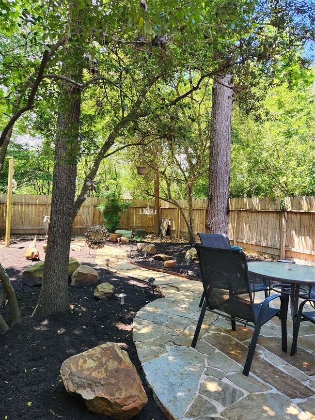 Building Photo - 102 Wintergreen Trail