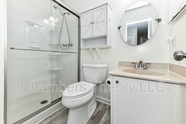 Building Photo - 12231 Westwood Hills Dr