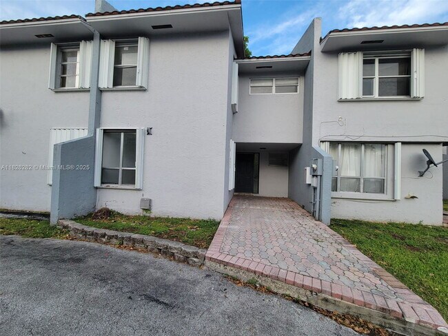 Primary Photo - 3913 NW 76th Terrace