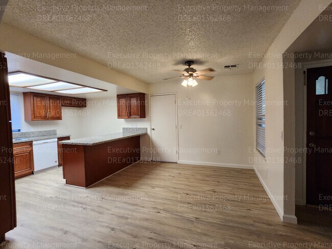 Building Photo - 3 bedroom/ 2 bath house near Pacheco Rd/ A...