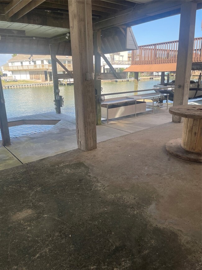 Building Photo - 1826 Port O' Call St