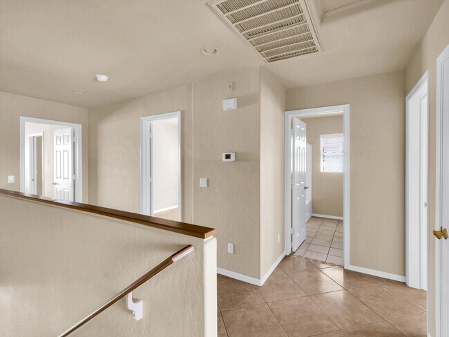 Building Photo - stunning 4-bedroom, 2-bathroom home