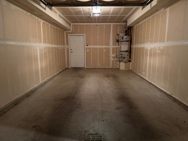 Building Photo - 1818 Moore Blvd