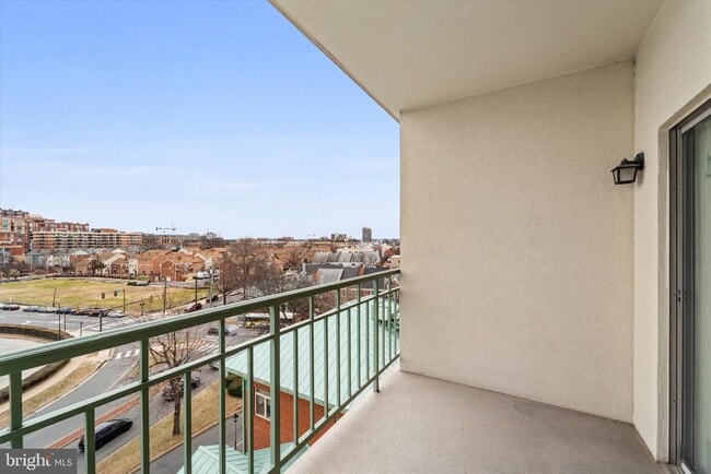 Building Photo - 545 E Braddock Rd