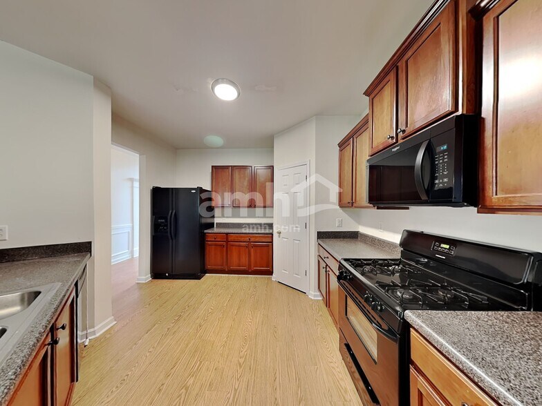 Building Photo - 6486 Stonelake Pl SW