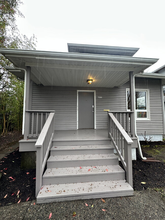 Building Photo - Bungalow with Early 1900 Charm in Heart of...