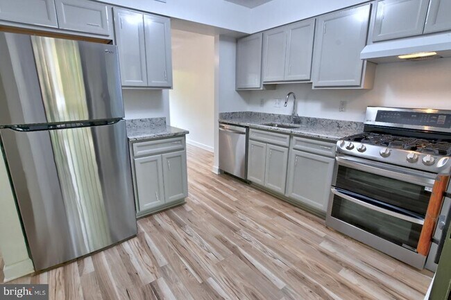 Building Photo - 1580 Moorings Dr