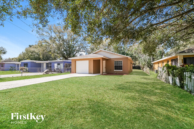 Building Photo - 933 26th St NW