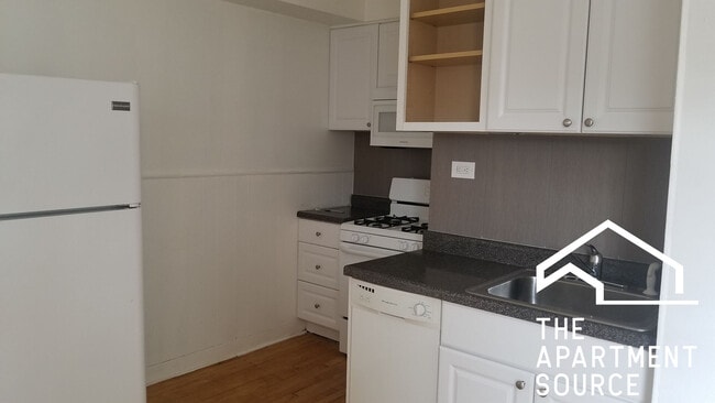 Building Photo - 4409 N Kenneth Ave