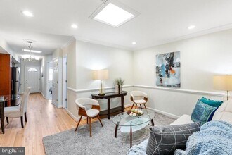 Building Photo - 1229 18th St NE
