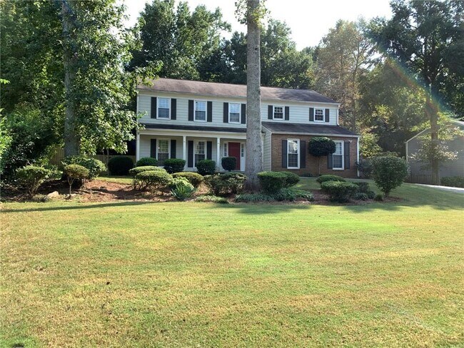 Building Photo - 4536 Woodlawn Lake Dr