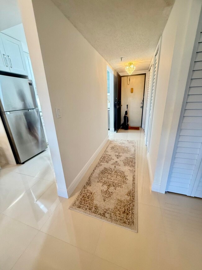 Building Photo - 4640 Lucerne Lakes Blvd W