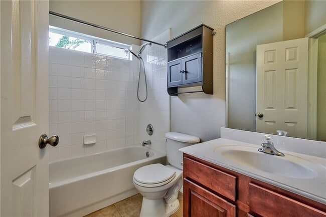 Building Photo - 1701 Kennessaw Dr