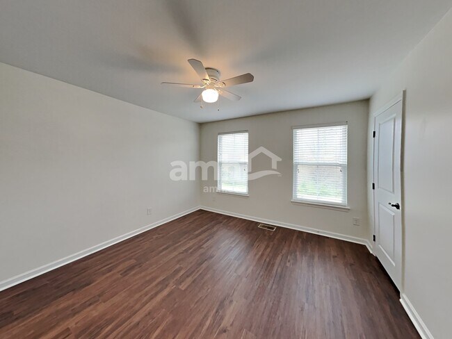 Building Photo - 7184 Kenyon Dr