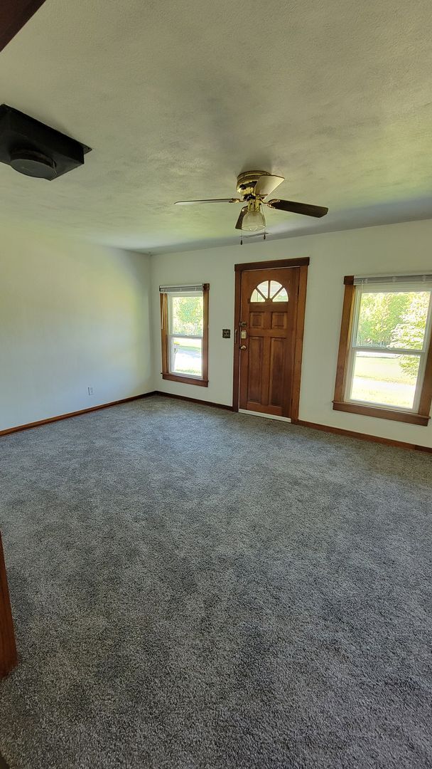 Building Photo - 2 bedroom House: Ellettsville! *Sign a 12-...