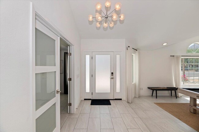 Building Photo - 53245 Avenida Martinez