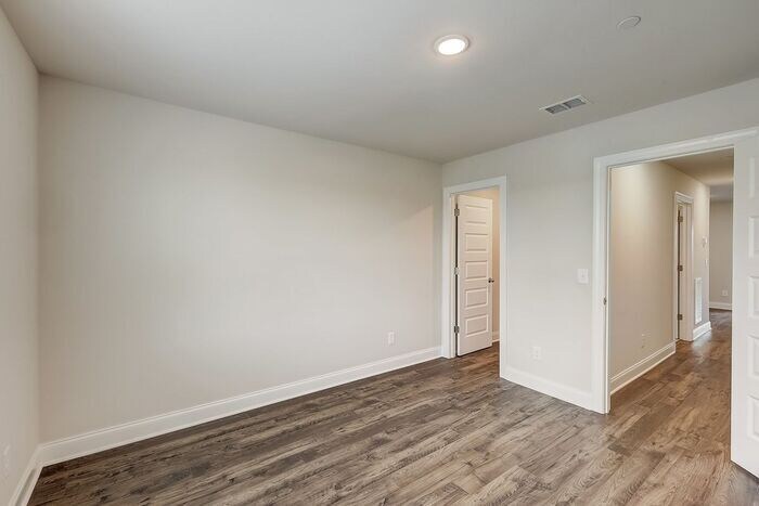 Building Photo - 1001 Lifford Ln