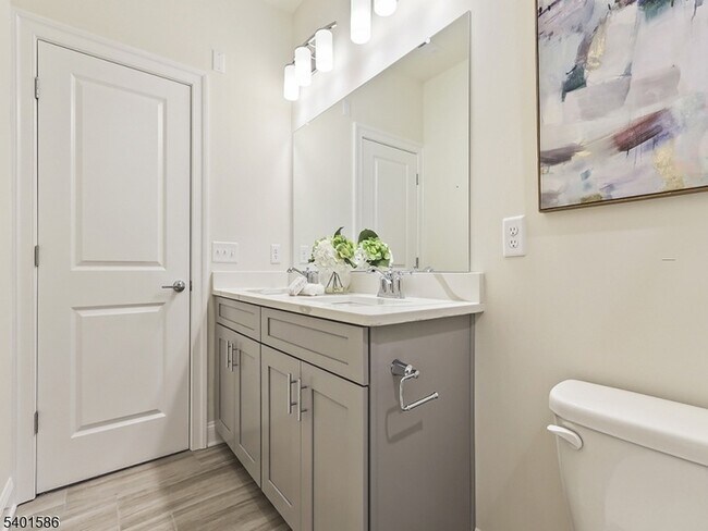 Building Photo - 715 Parker Blvd