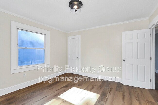 Building Photo - 1104 Linwood Rd